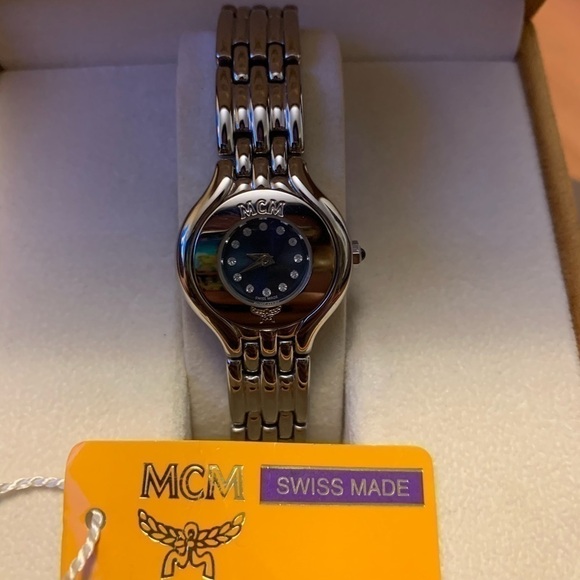 authentic MCM ladies watch in silver tone - Picture 5 of 8